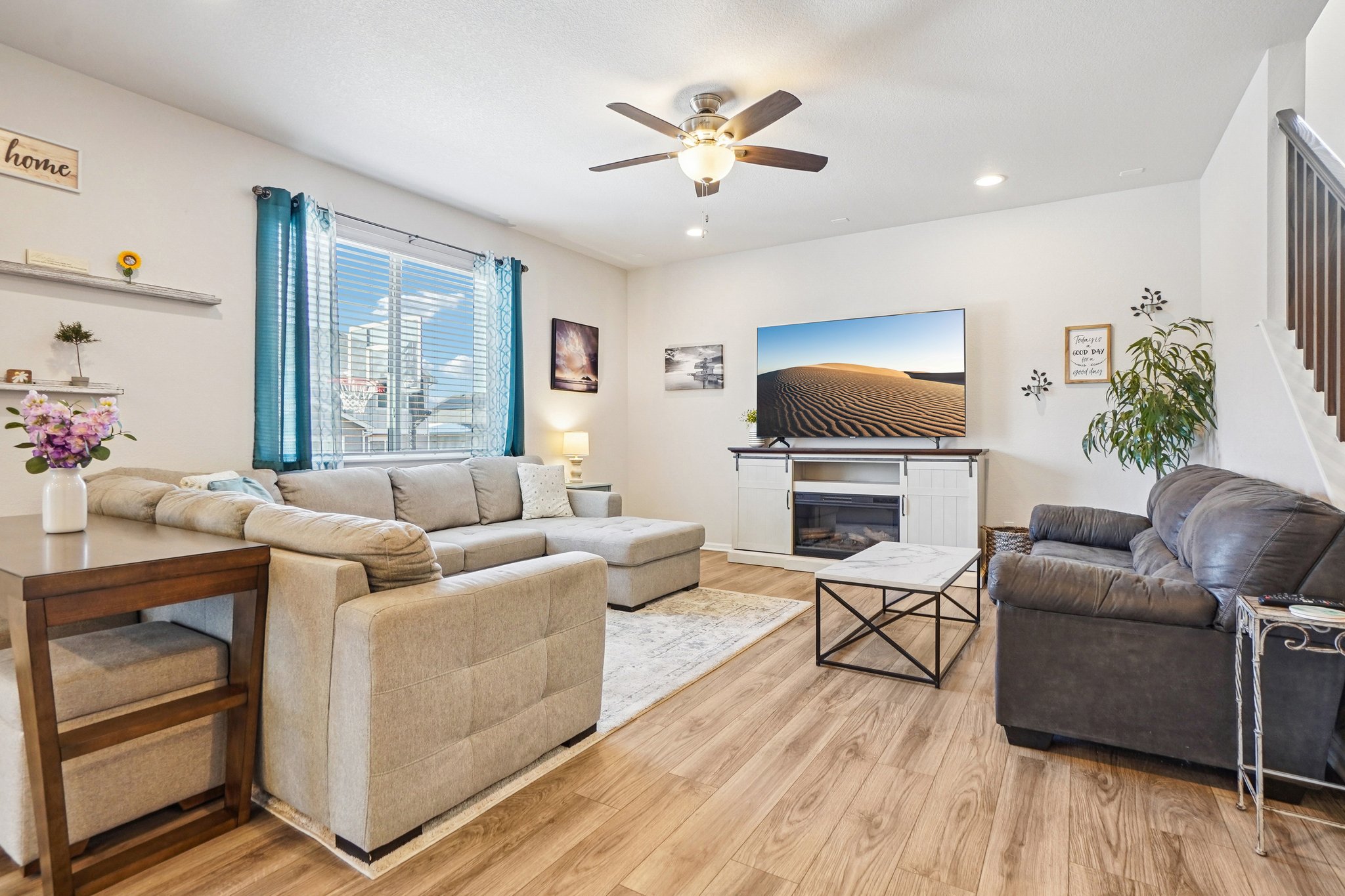 Ventura St-L2001-013.jpg