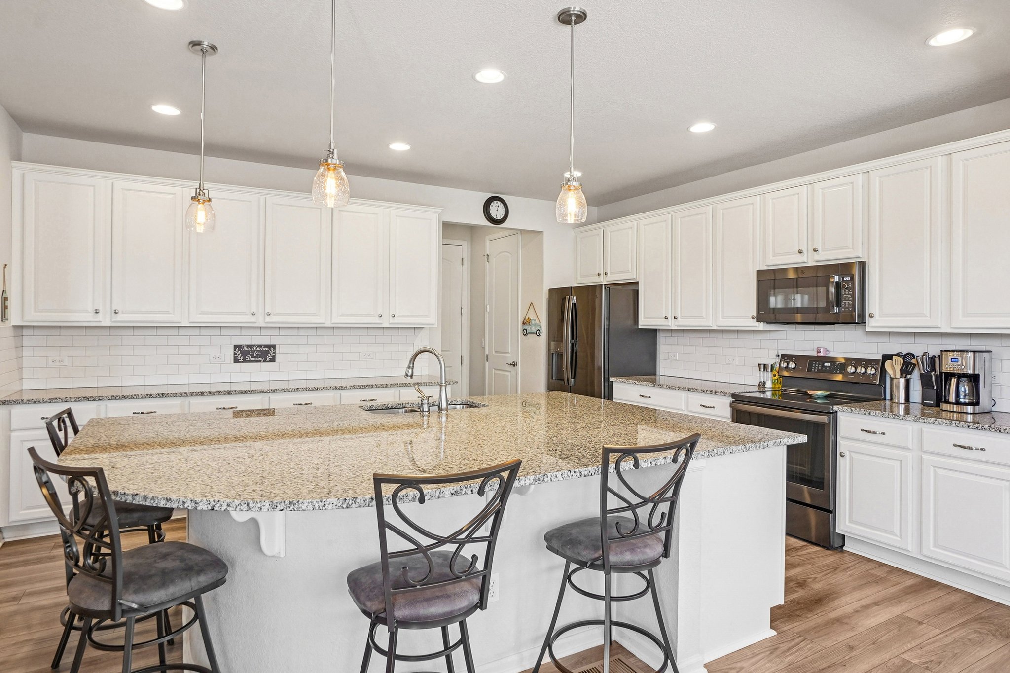 Ventura St-L2001-023.jpg