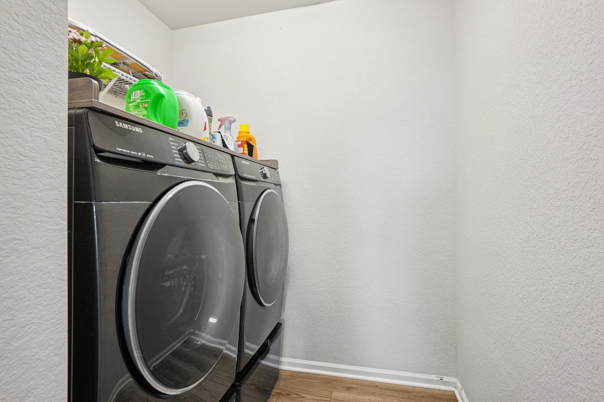 Ventura St-L2001-032.jpg