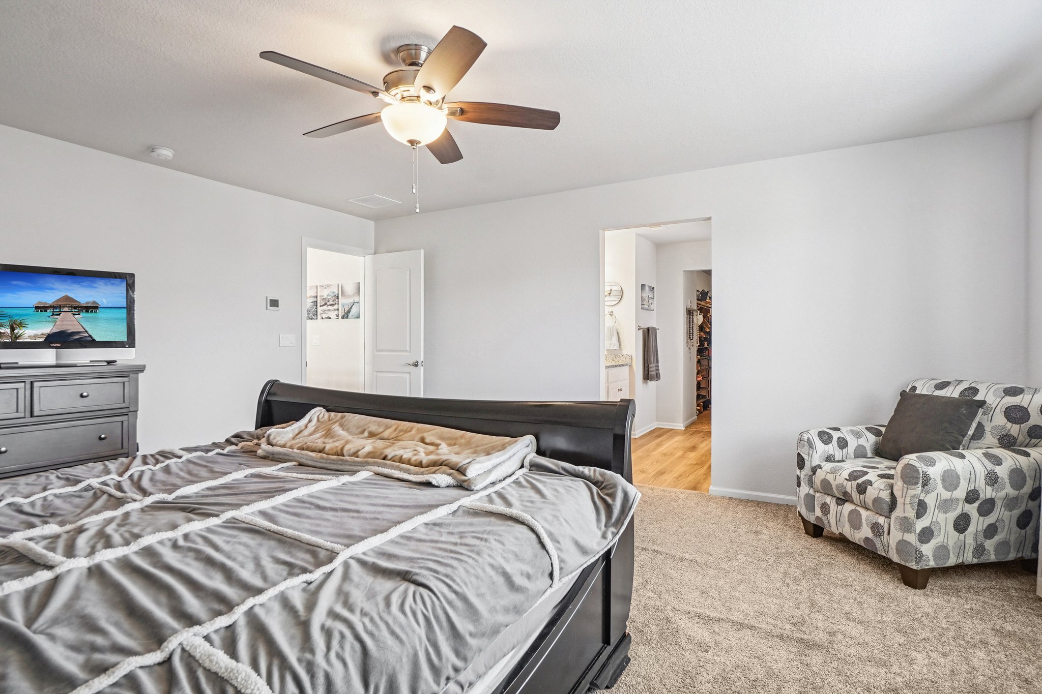 Ventura St-L2001-036.jpg