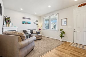 Ventura St-L2001-009.jpg