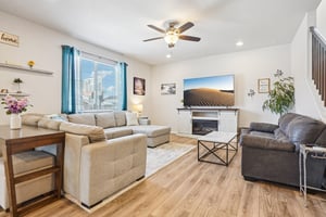 Ventura St-L2001-013.jpg