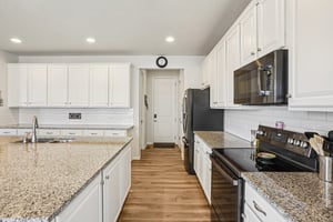 Ventura St-L2001-022.jpg