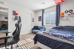 Ventura St-L2001-029.jpg