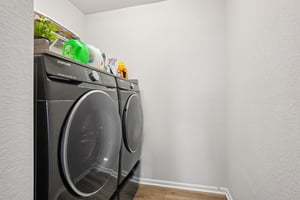 Ventura St-L2001-032.jpg