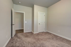  Photo 32