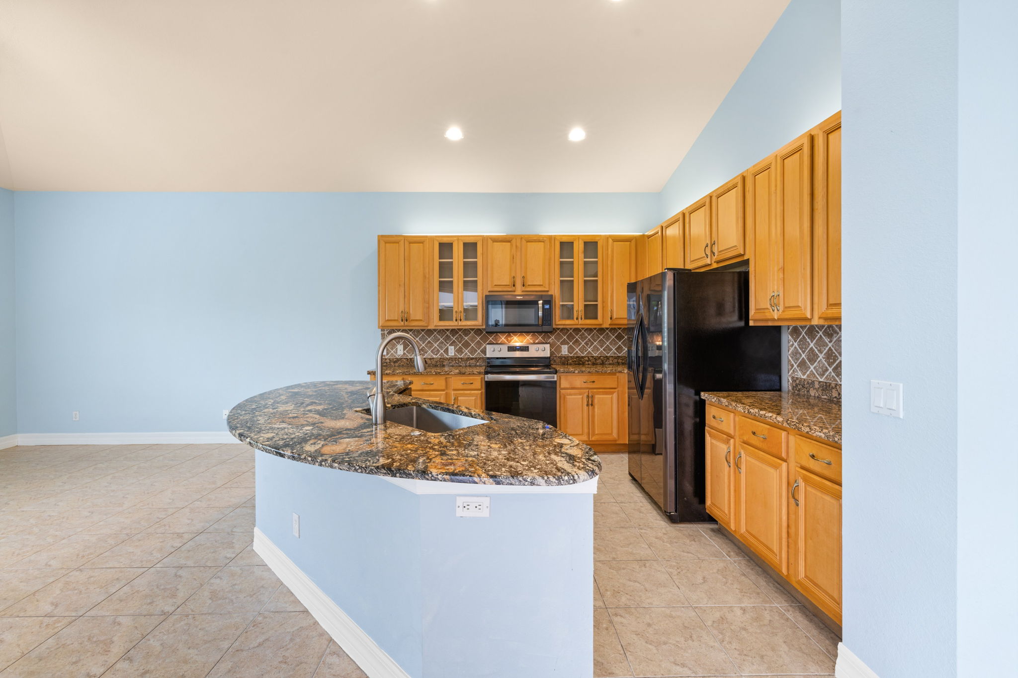 Oversized Counter-height Island