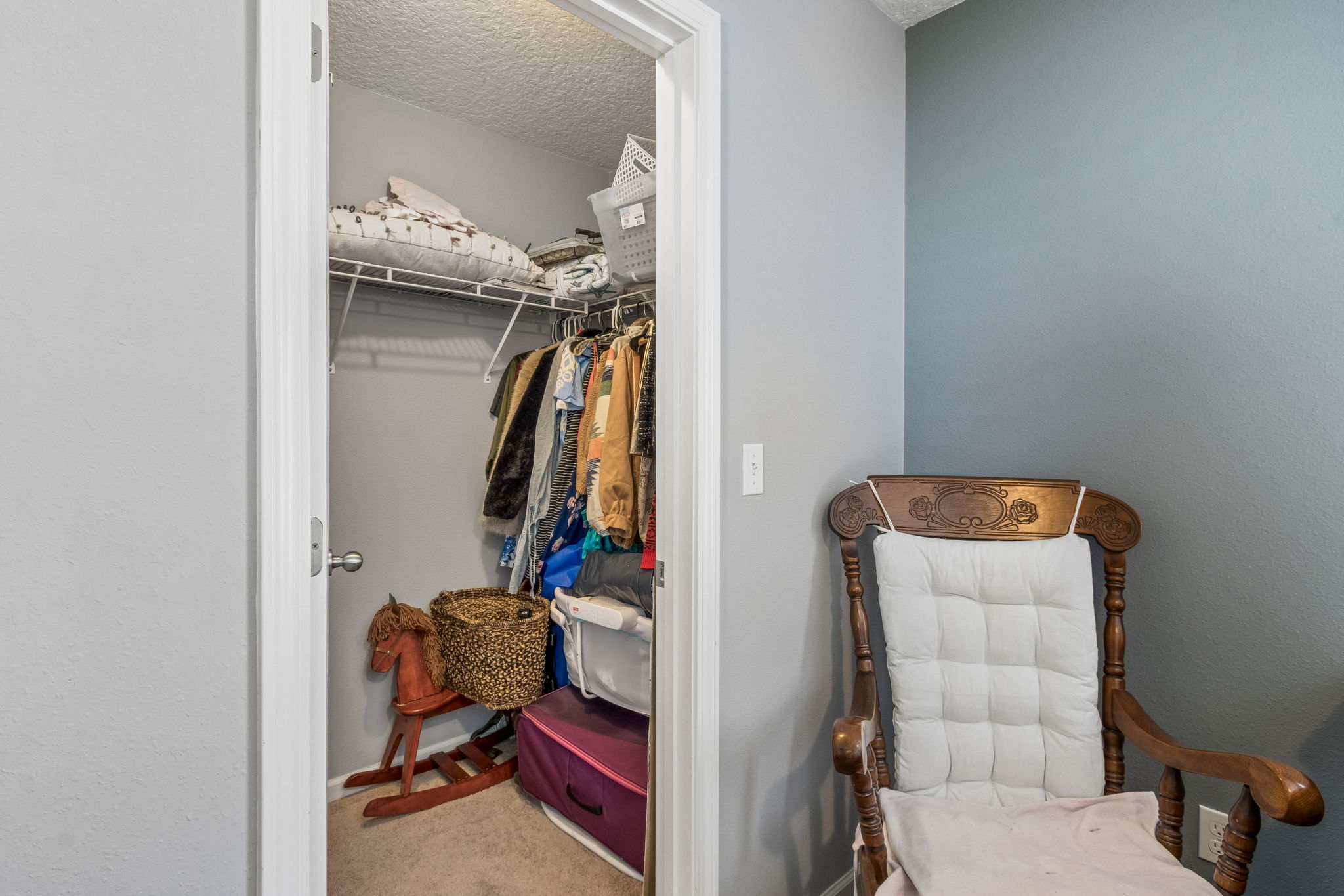 Walk-in Closet