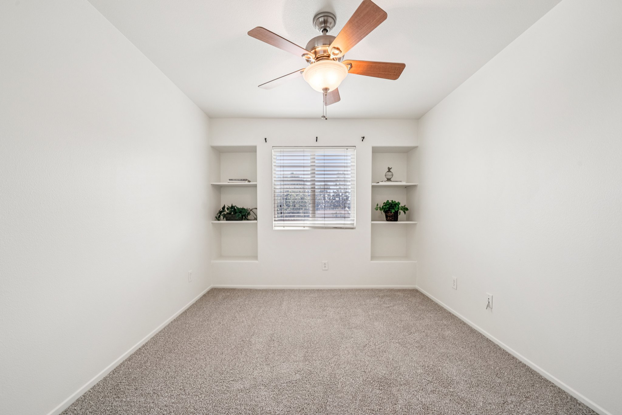 Alton Dr-S2208-025.jpg