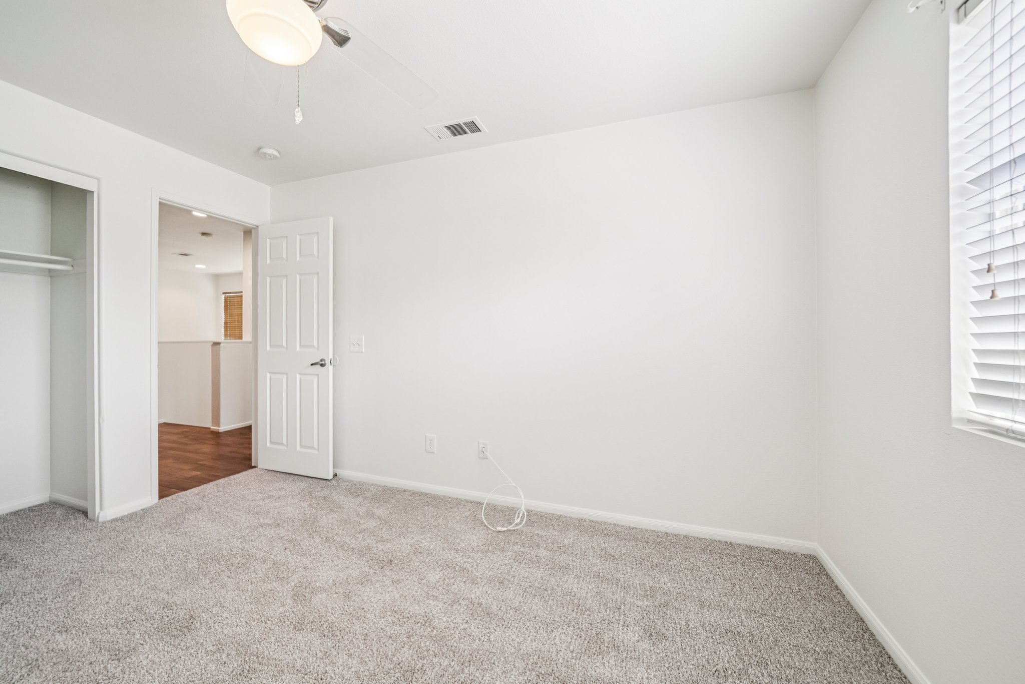 Alton Dr-S2208-030.jpg