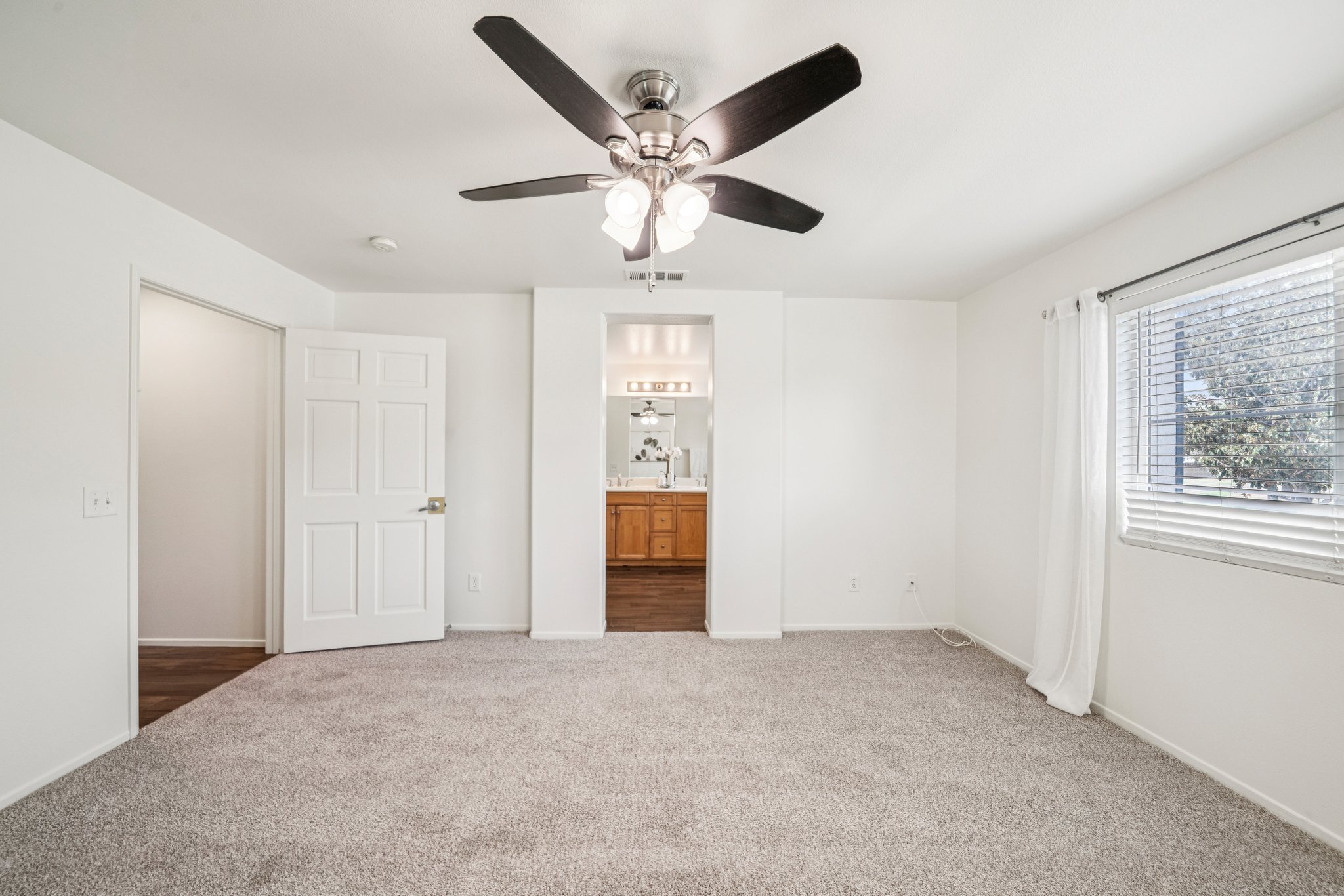 Alton Dr-S2208-035.jpg