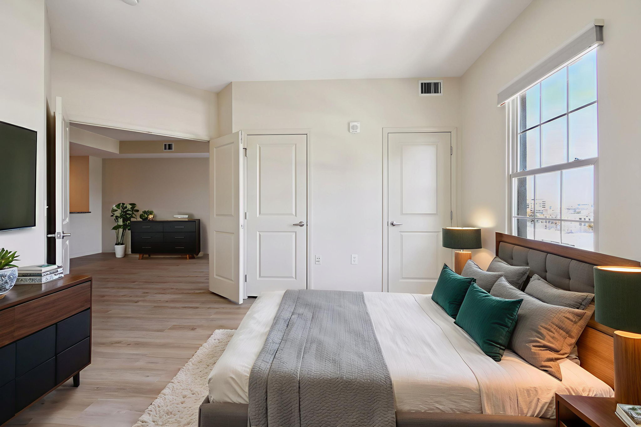 011 virtually staged.jpg