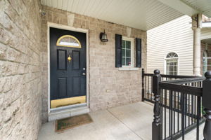 Front Porch/Entrance