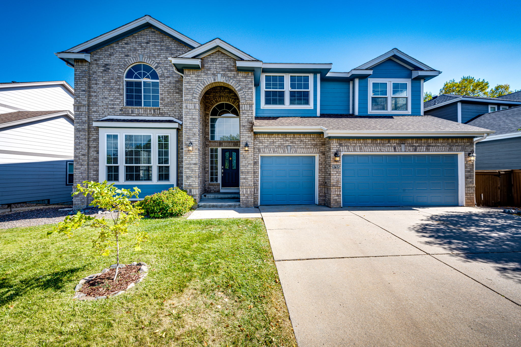 Must see the spacious 2 story home in Highlands Ranch!