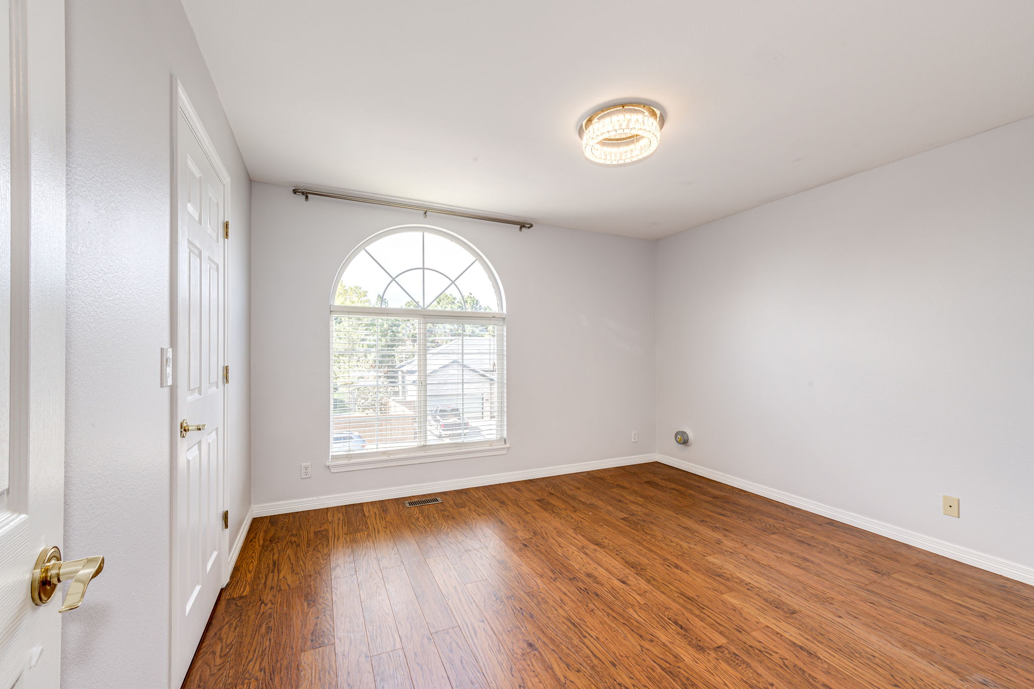 Upper level 2nd bedroom