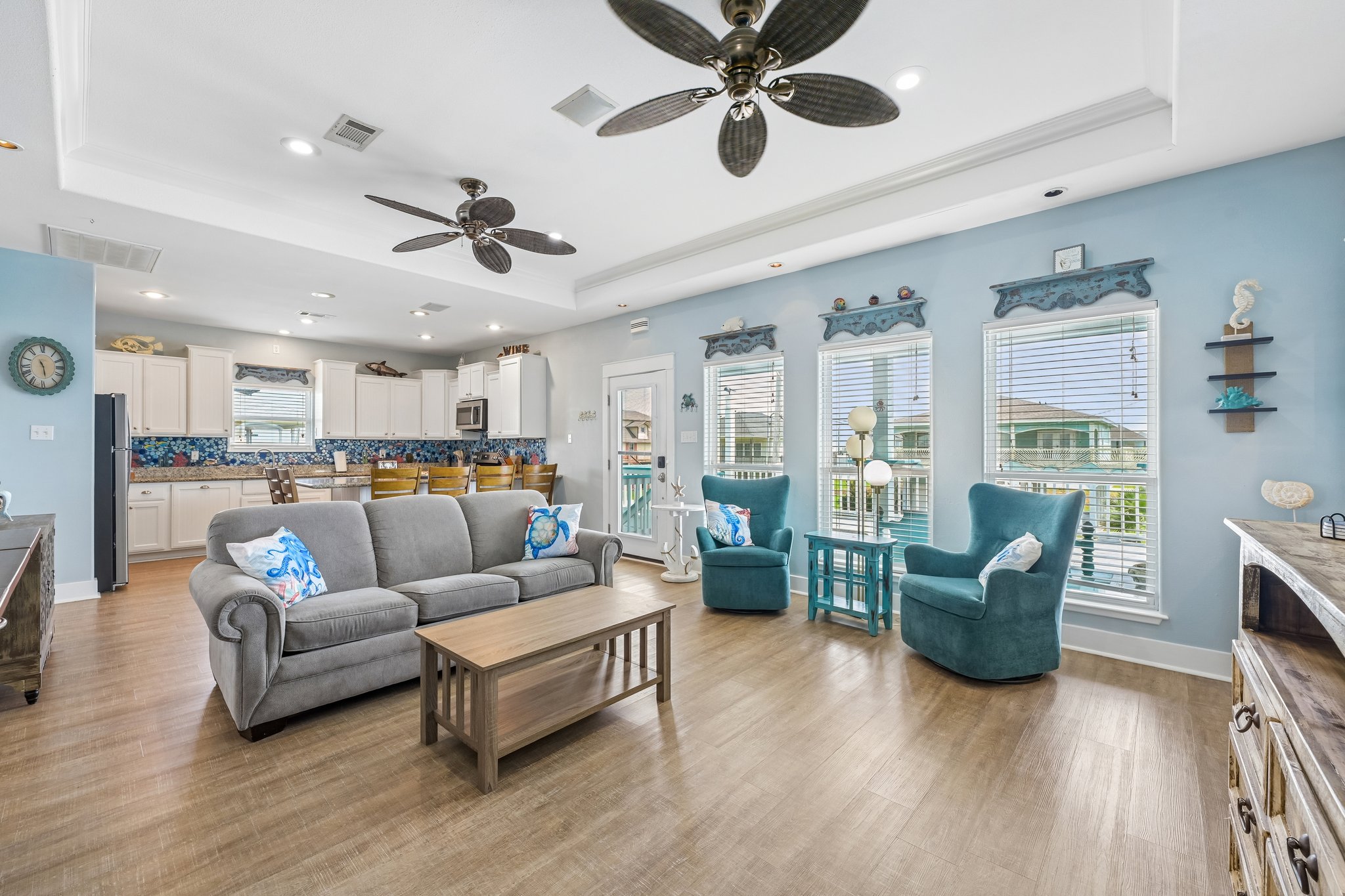 Bahama Dr-S2506-006.jpg