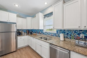 Bahama Dr-S2506-013.jpg
