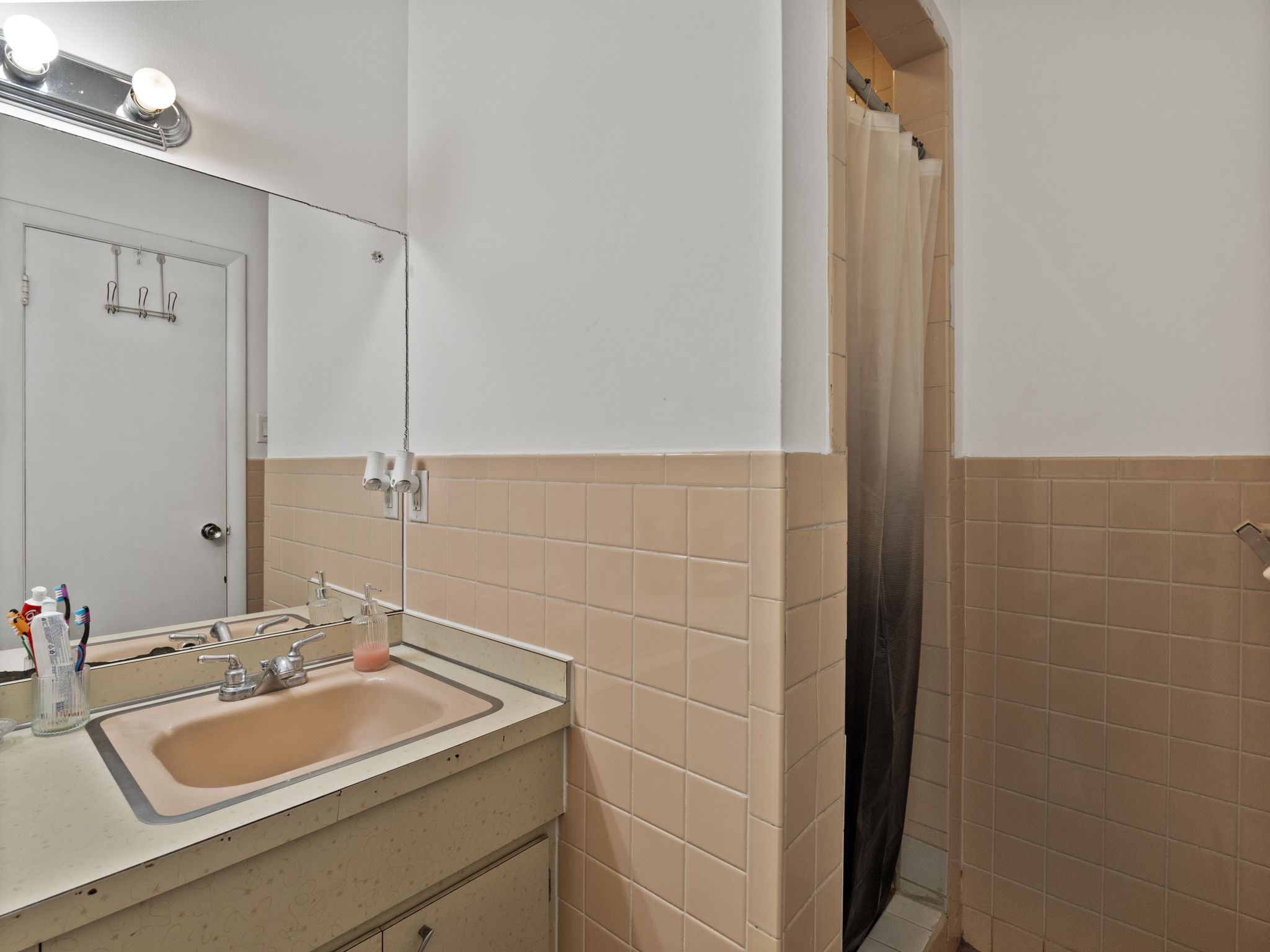 977 Westford St 4 Lowell MA 10