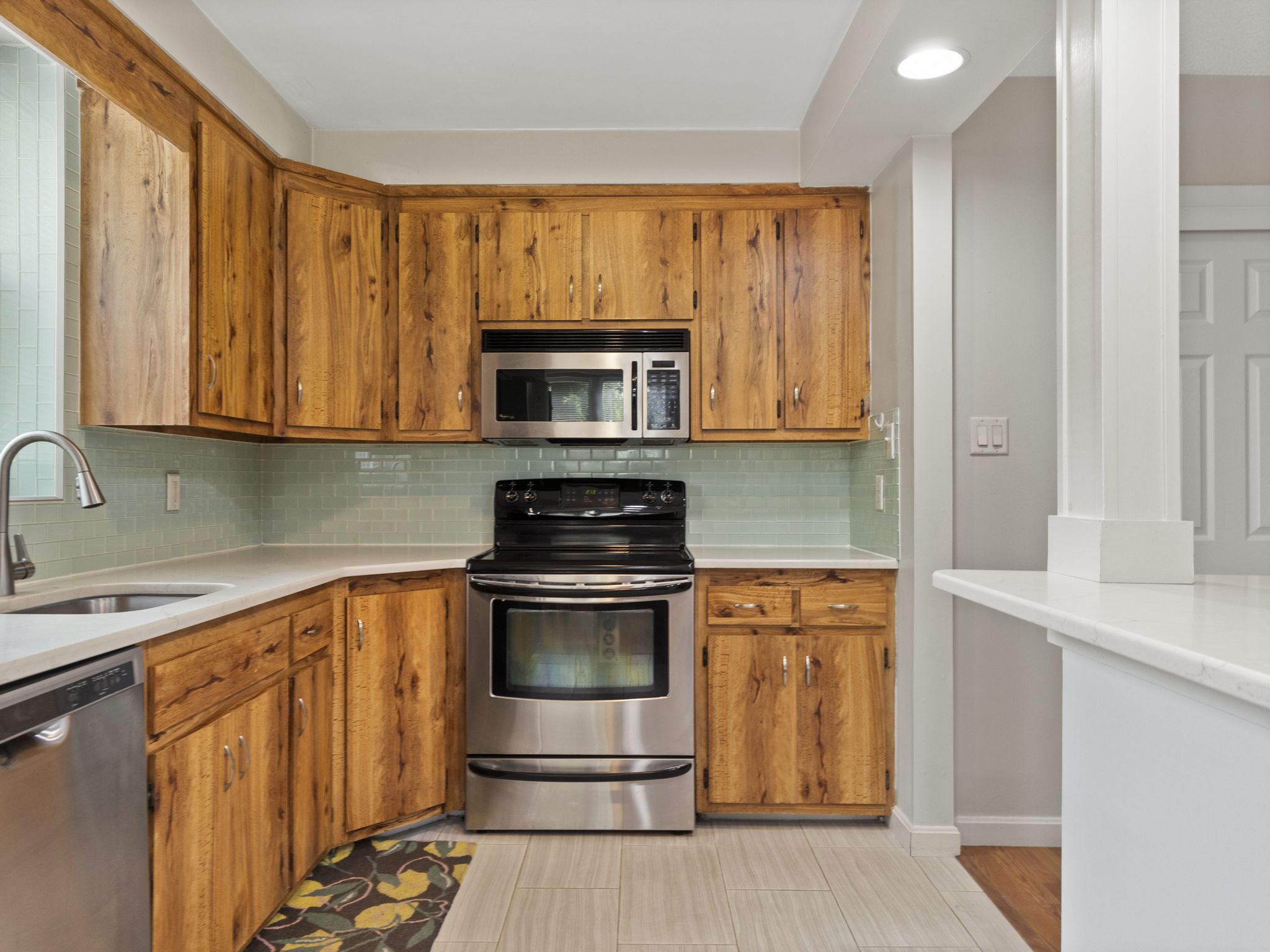 977 Westford St 4 Lowell MA 19