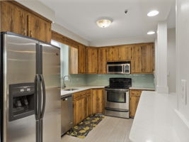 977 Westford St 4 Lowell MA 20