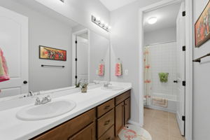  Photo 31