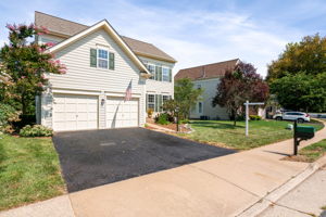 9782 Runner Stone Pl, Bristow, VA 20136, USA Photo 1