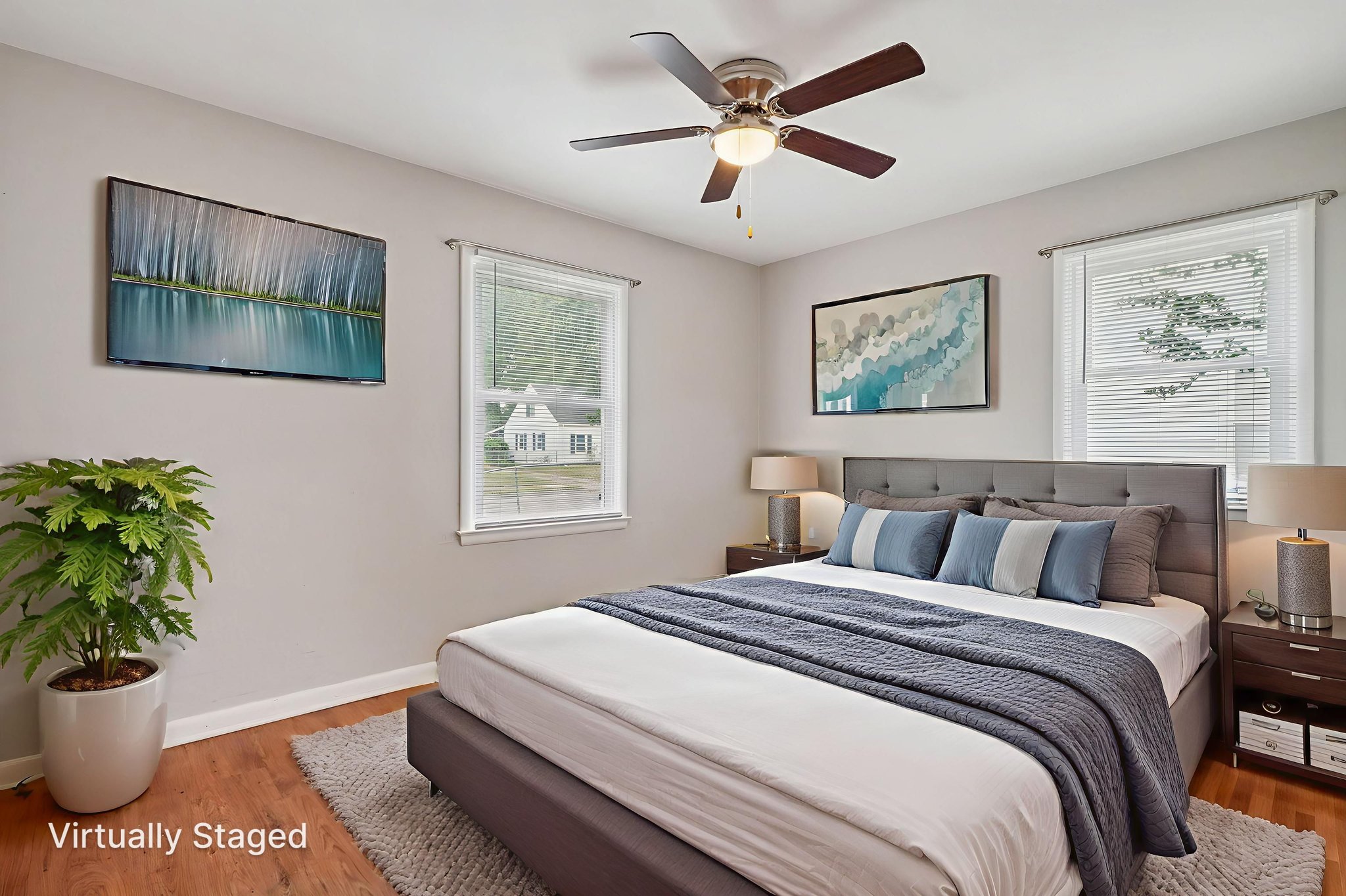 DSC01476 virtually staged.jpeg