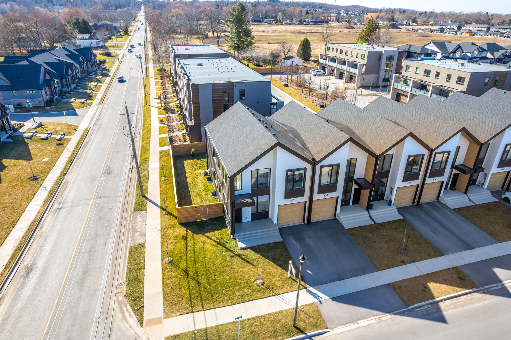 98 Lametti Dr, Thorold Drone-4