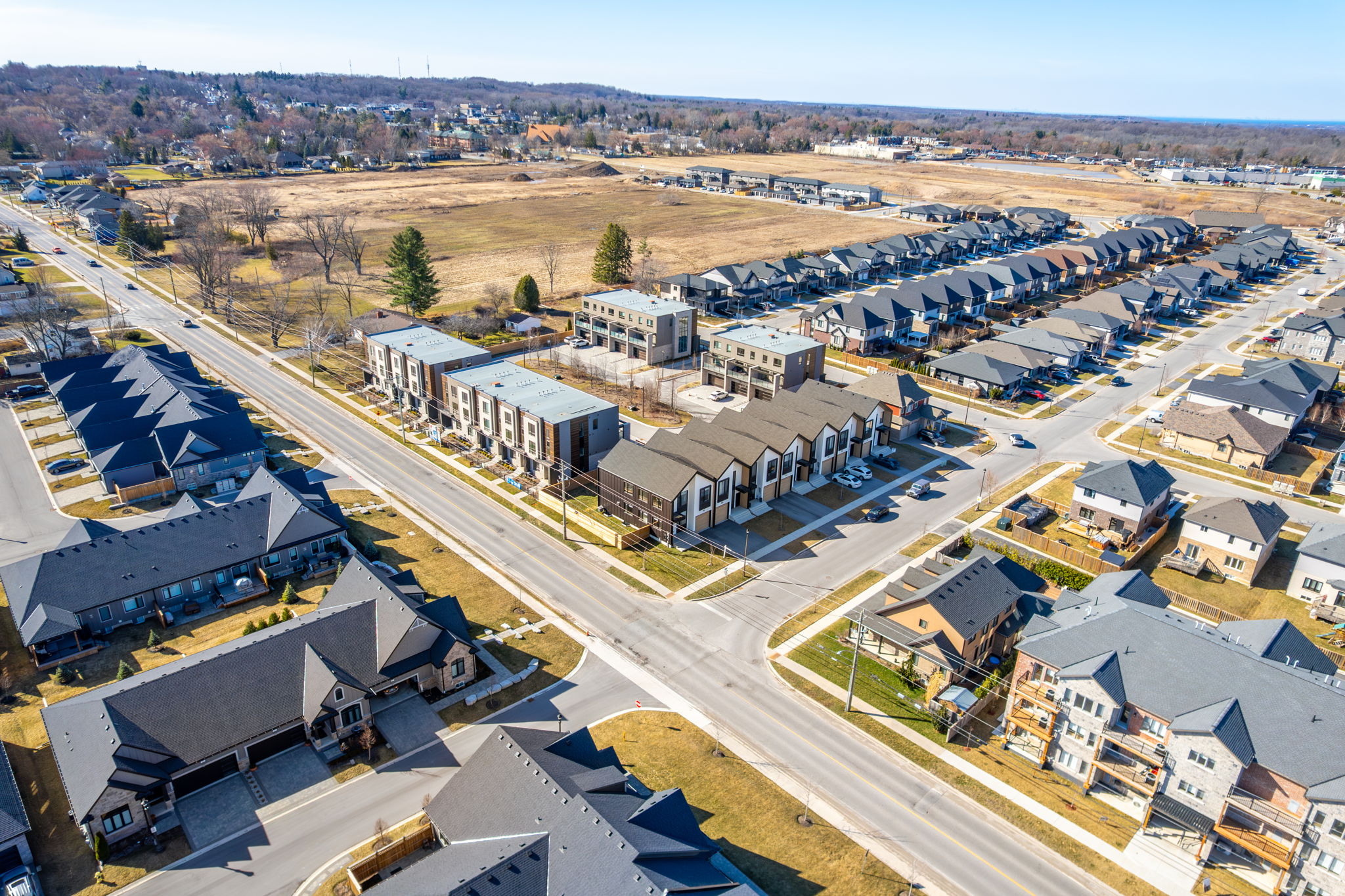98 Lametti Dr, Thorold Drone-9