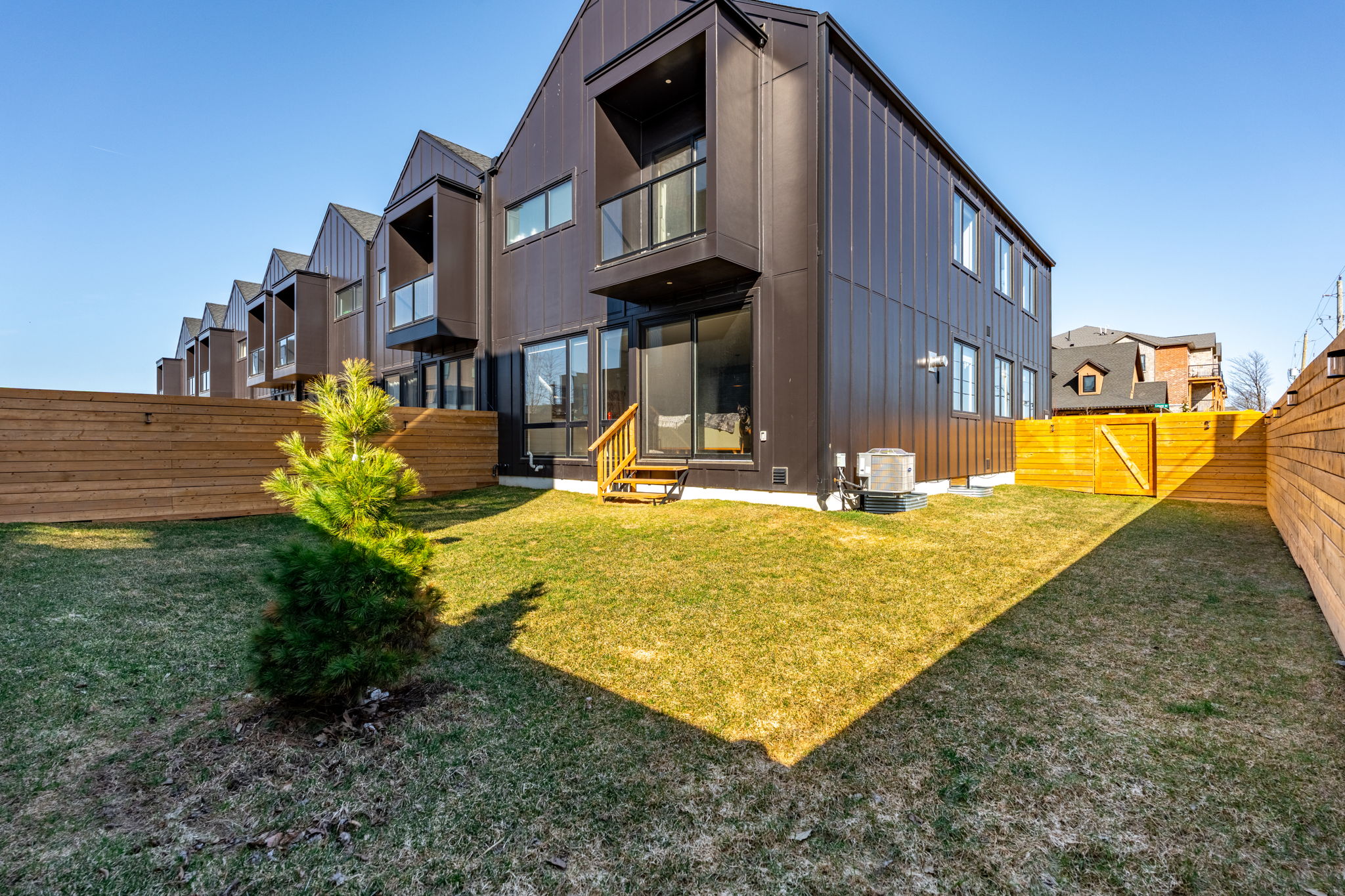 98 Lametti Dr, Thorold-12