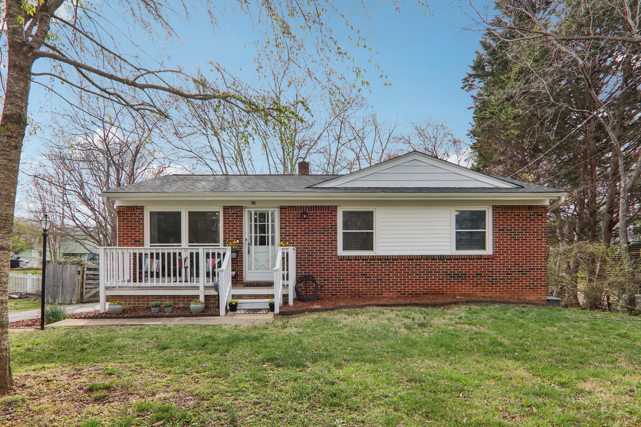 Oak Knoll Rd-S1903-005.jpg