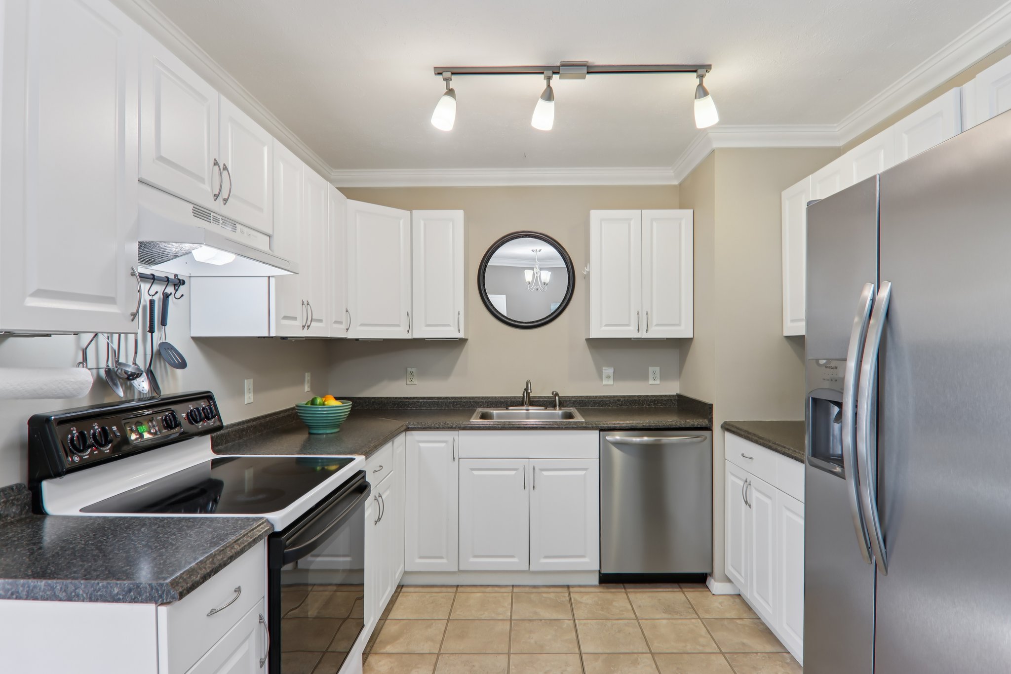 Oak Knoll Rd-S1903-020.jpg