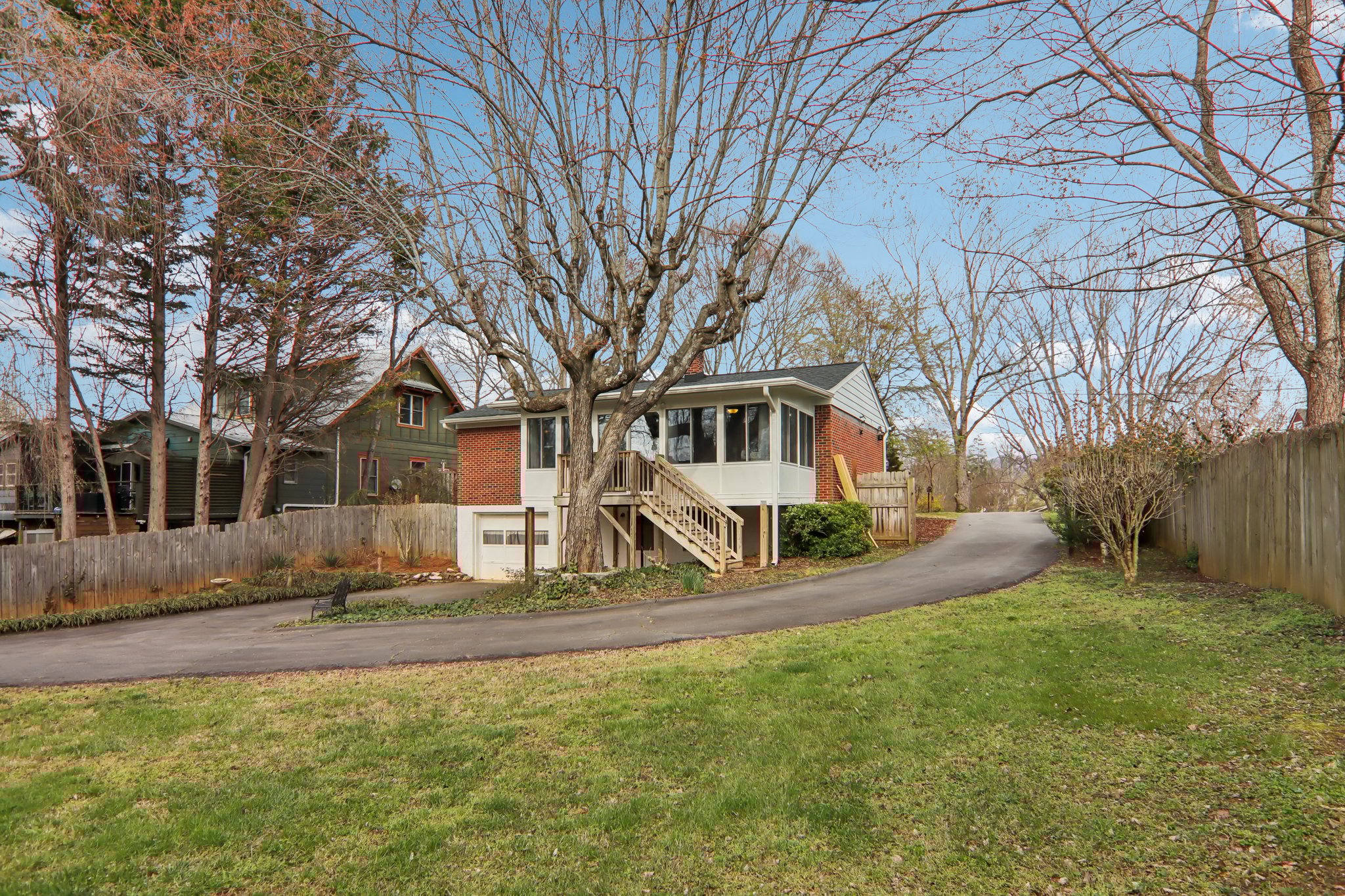 Oak Knoll Rd-S1903-043.jpg