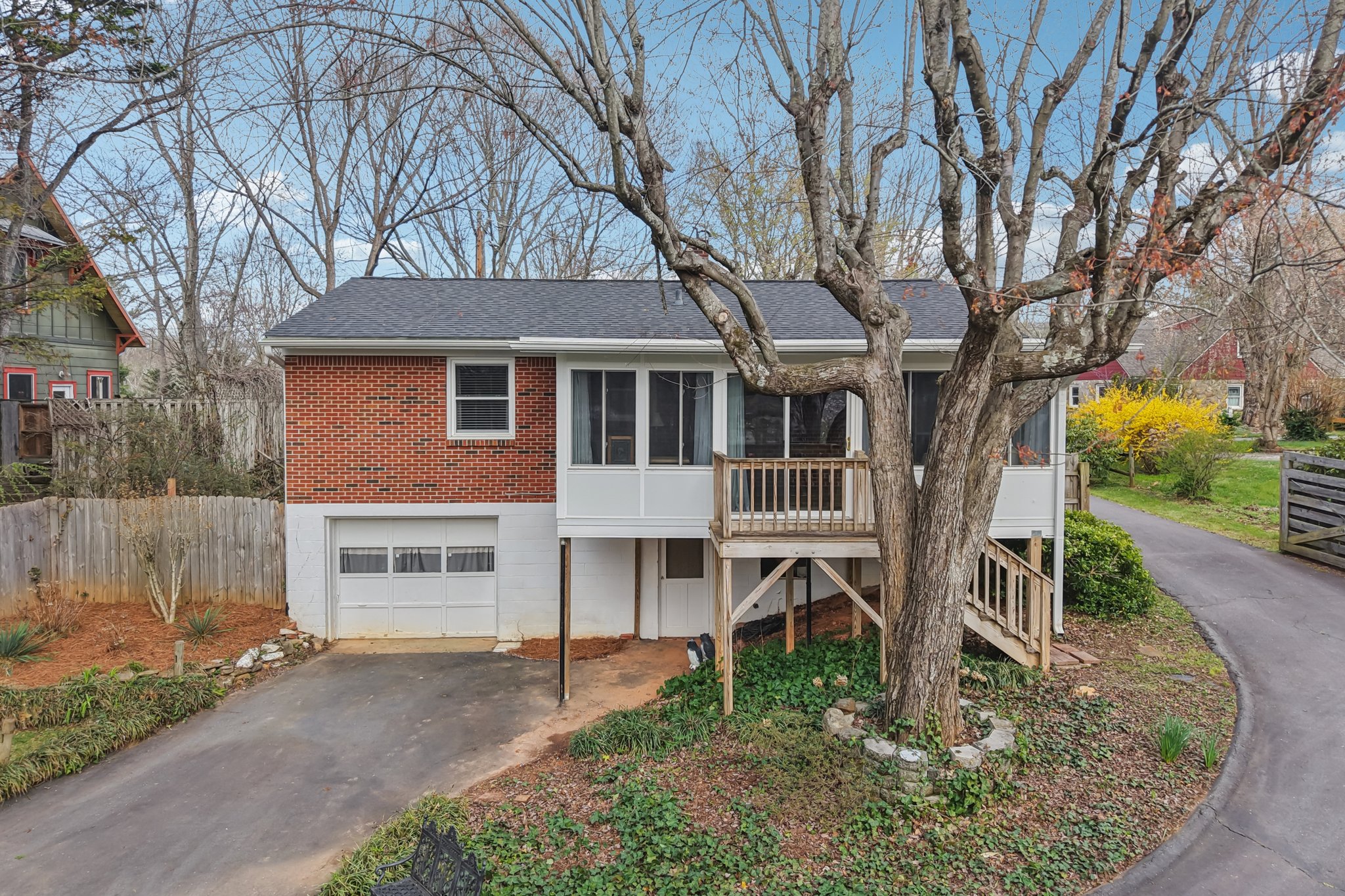 Oak Knoll Rd-S1903-060.jpg