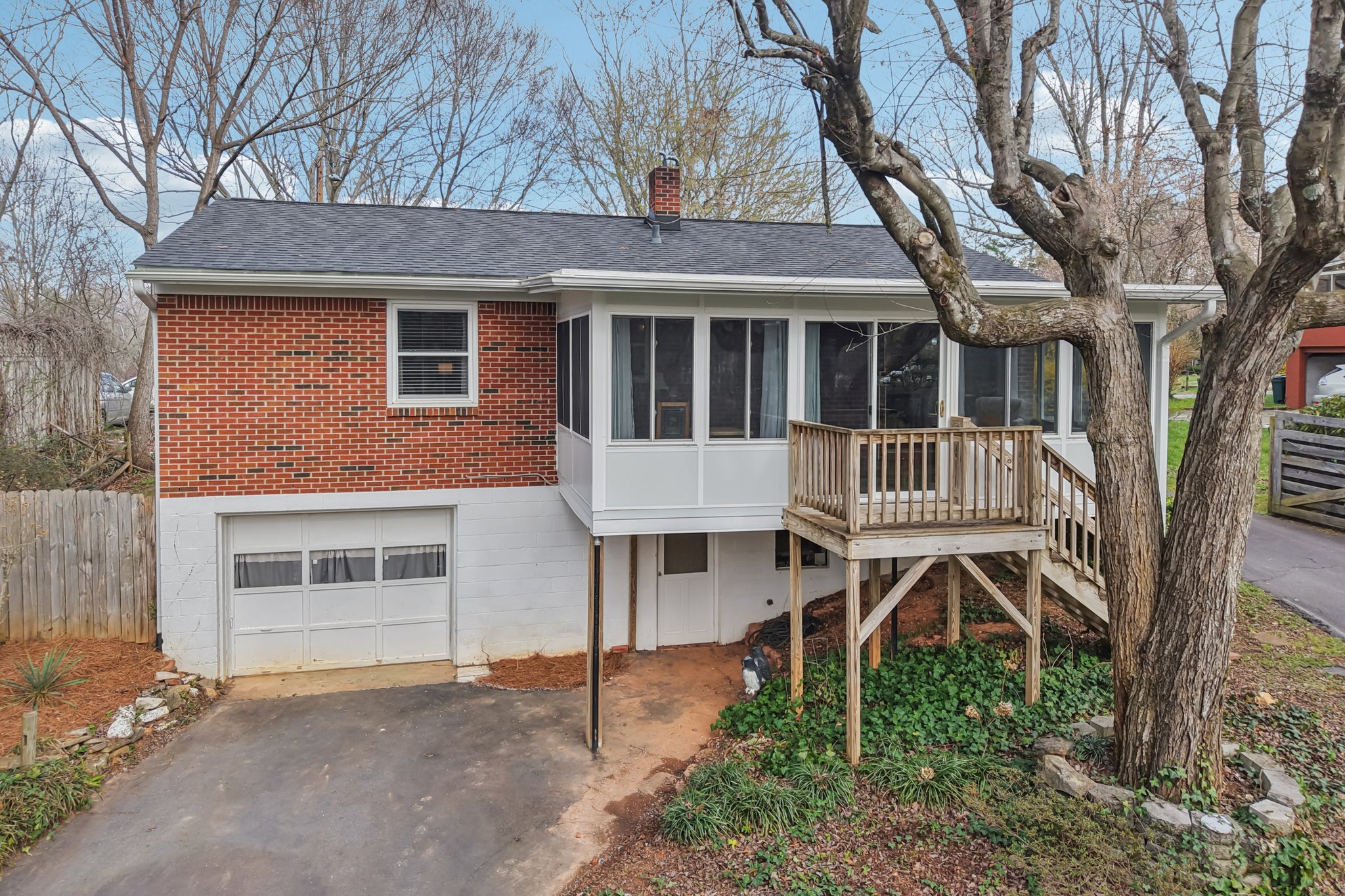 Oak Knoll Rd-S1903-061.jpg