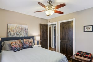 Oak Knoll Rd-S1903-028.jpg