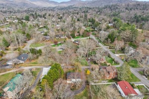 Oak Knoll Rd-S1903-057.jpg