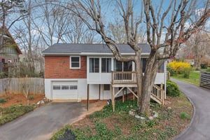 Oak Knoll Rd-S1903-060.jpg