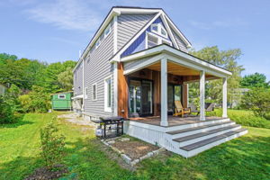 Easy-maintenance exterior