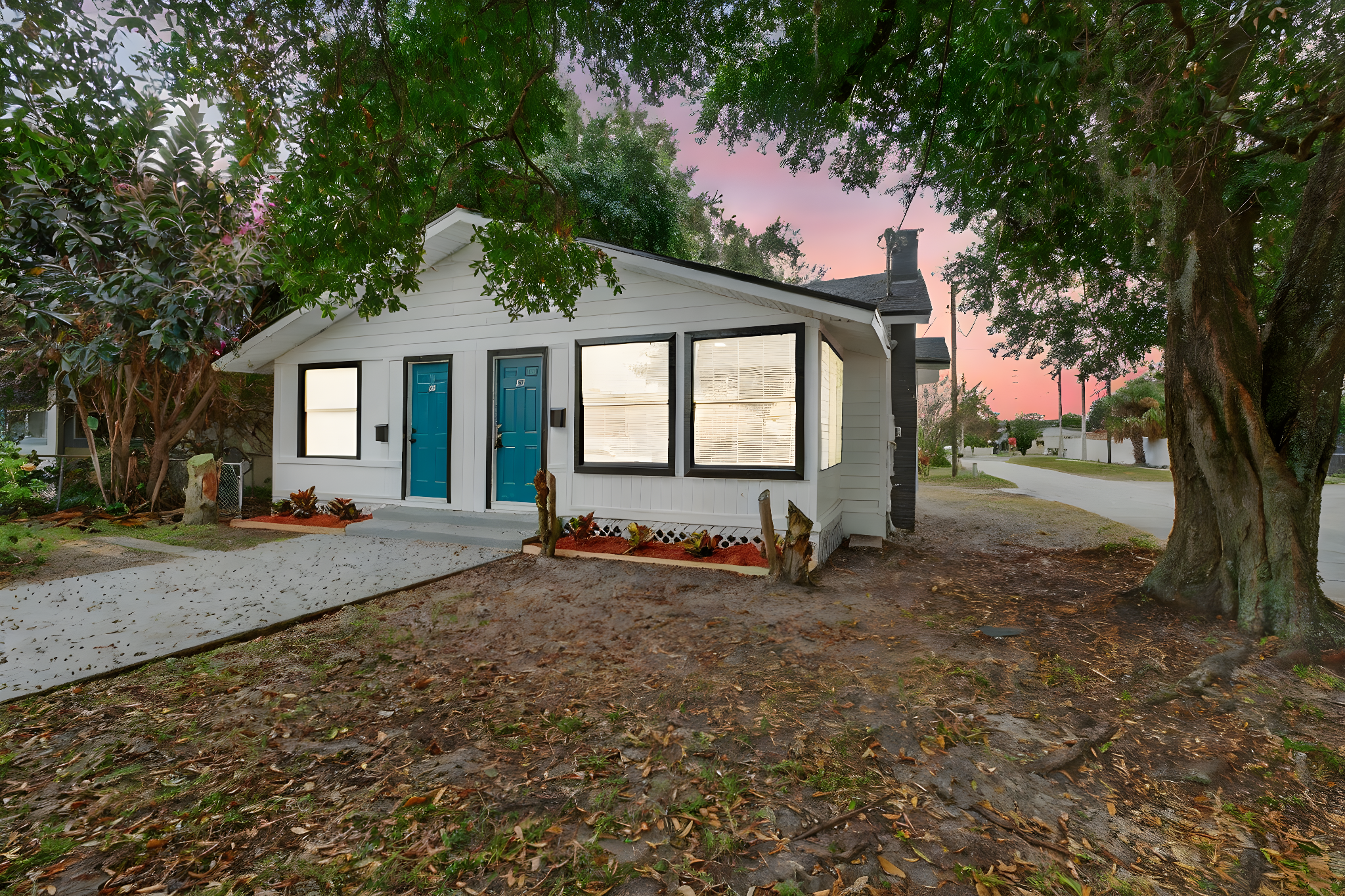 98 W Esther St-3 day to dusk.jpeg