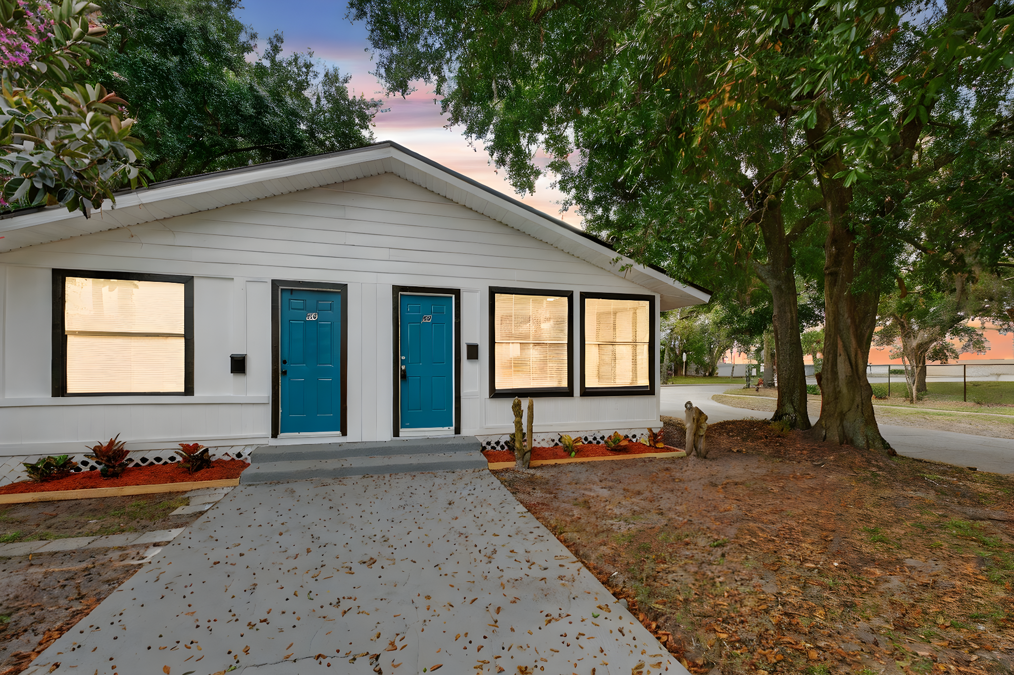 98 W Esther St-6 day to dusk.jpeg