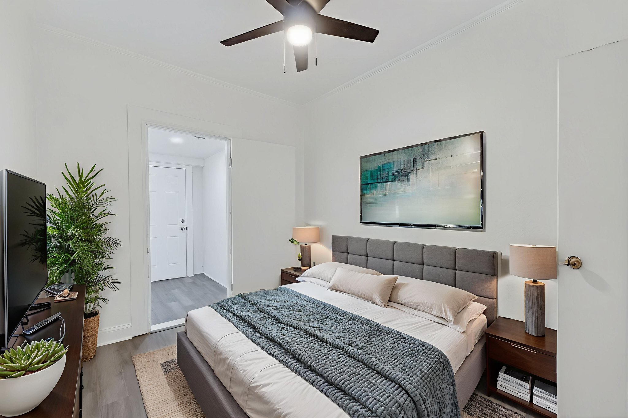 98 W Esther St-20 virtually staged.jpeg