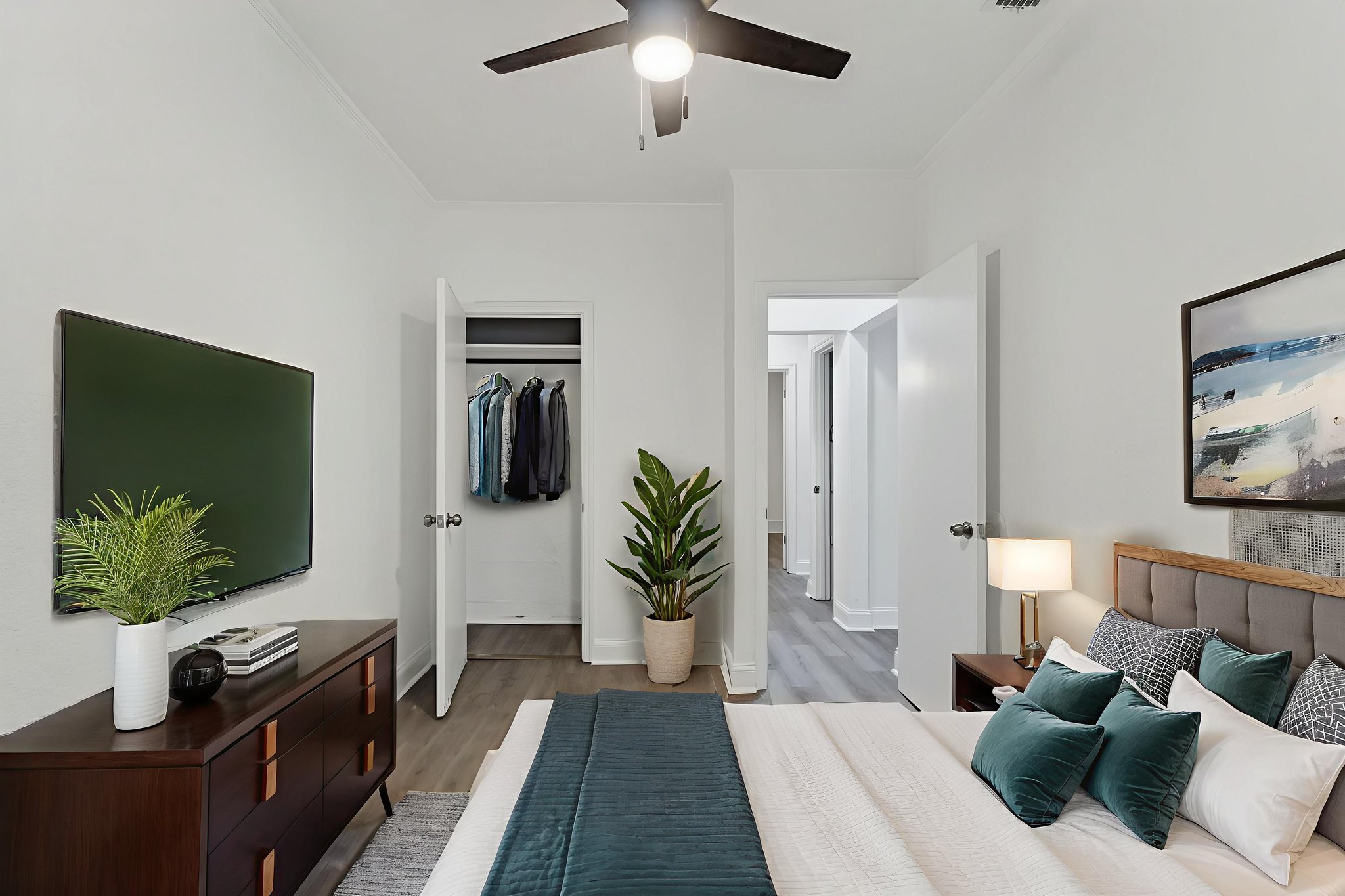 98 W Esther St-22 virtually staged.jpeg