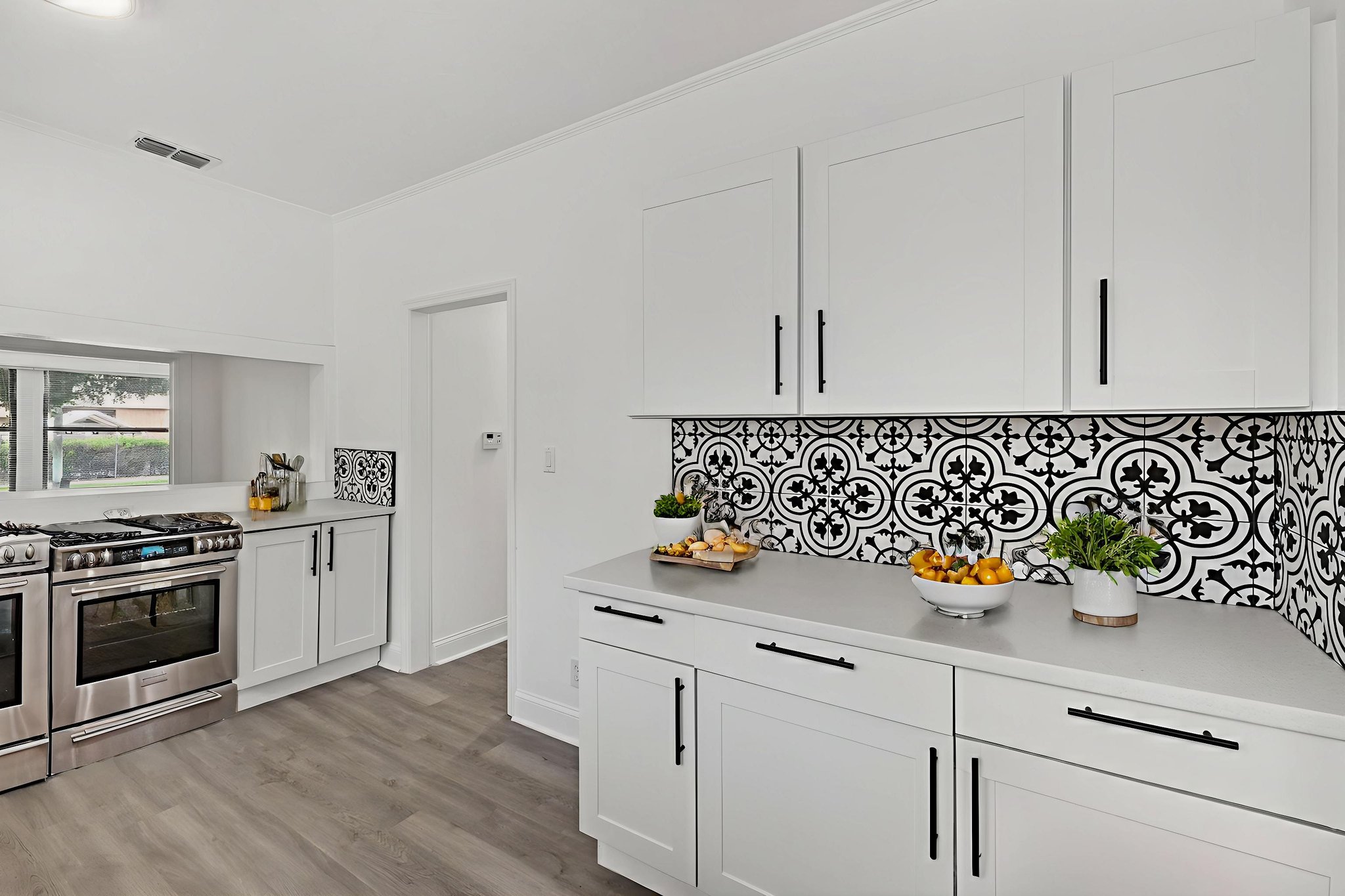 98 W Esther St-35 virtually staged.jpeg