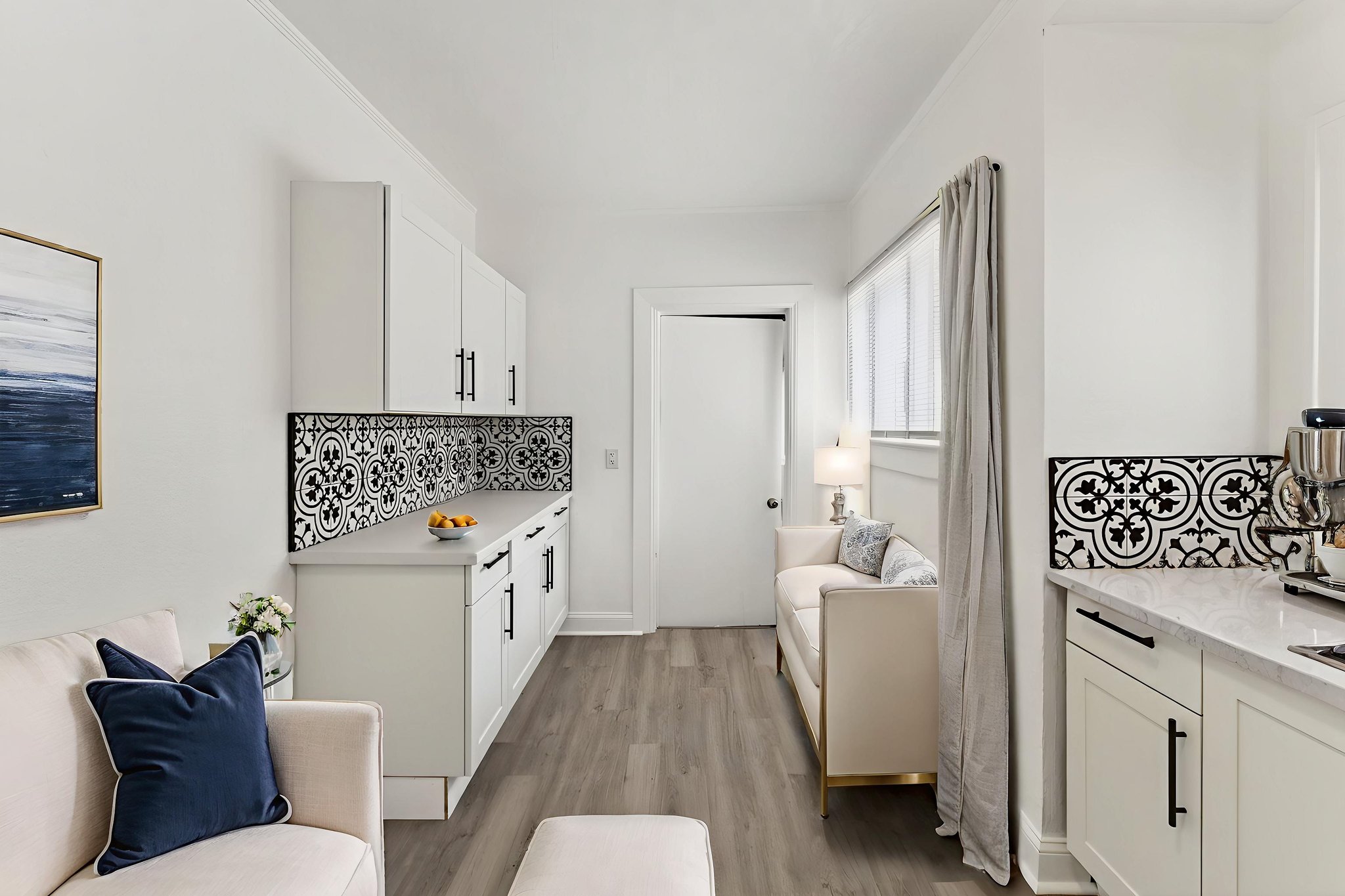 98 W Esther St-31 virtually staged.jpeg