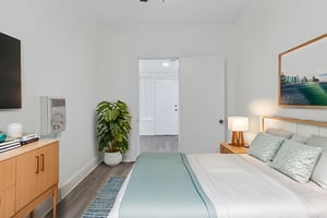 98 W Esther St-21 virtually staged.jpeg