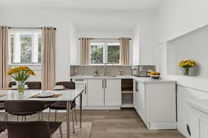 98 W Esther St-29 virtually staged.jpeg