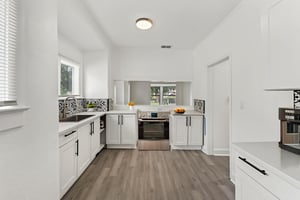 98 W Esther St-33 virtually staged.jpeg