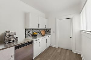 98 W Esther St-32 virtually staged.jpeg