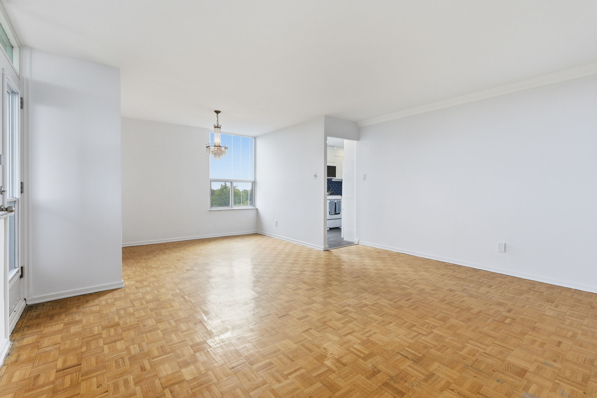 Toronto property showcase — delivered property photograph 3